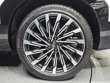 2025 Hyundai Santa Fe с пробегом 3 487 км