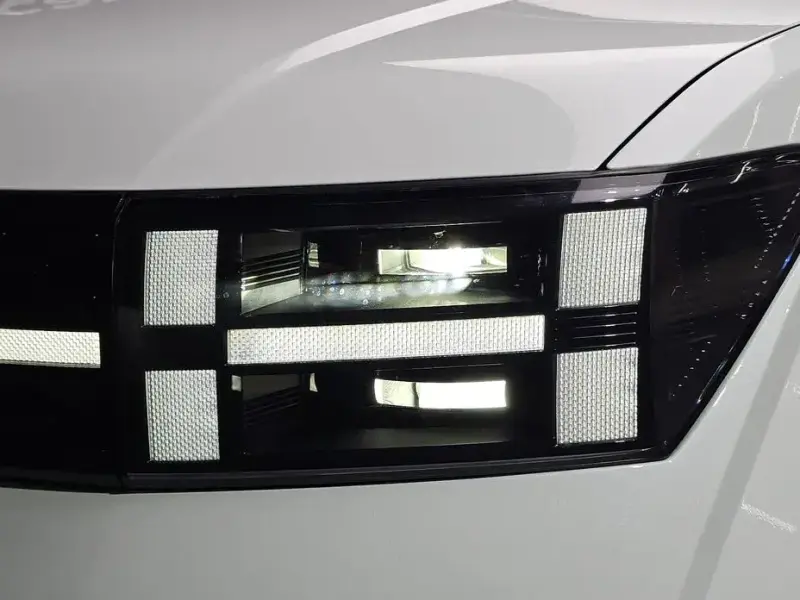 2025 Hyundai Santa Fe с пробегом 3 487 км
