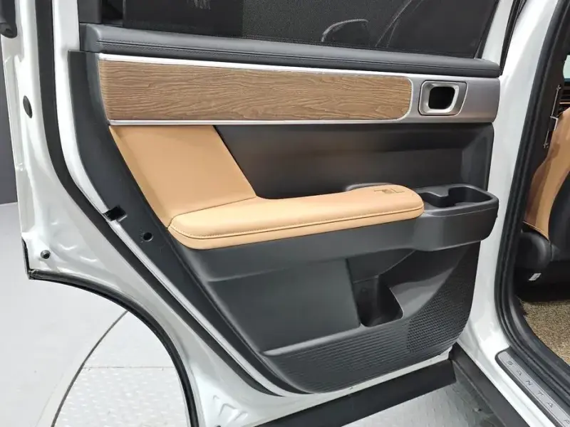 2025 Hyundai Santa Fe с пробегом 3 487 км