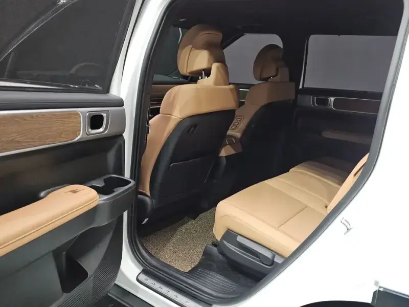 2025 Hyundai Santa Fe с пробегом 3 487 км