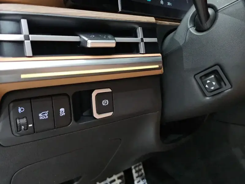 2025 Hyundai Santa Fe с пробегом 3 487 км