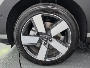 2025 Hyundai Santa Fe с пробегом 5 154 км