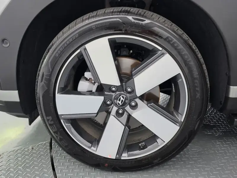 2025 Hyundai Santa Fe с пробегом 5 154 км
