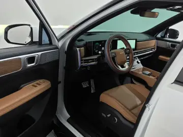 2025 Hyundai Santa Fe с пробегом 5 154 км