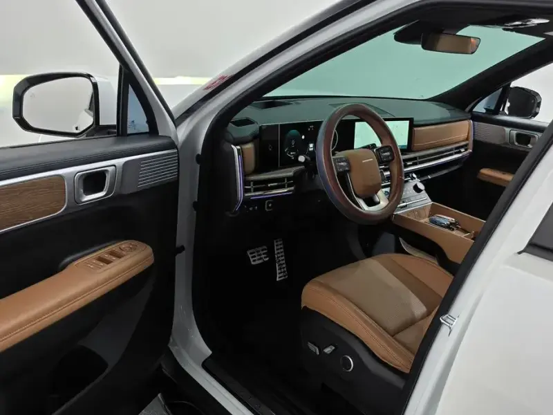 2025 Hyundai Santa Fe с пробегом 5 154 км