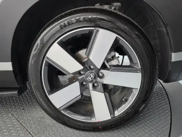 2025 Hyundai Santa Fe с пробегом 5 154 км