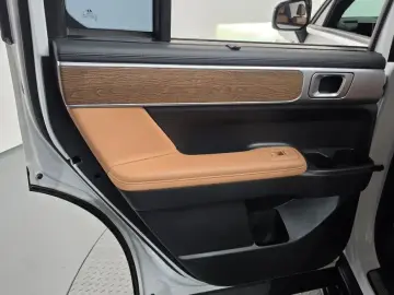2025 Hyundai Santa Fe с пробегом 5 154 км