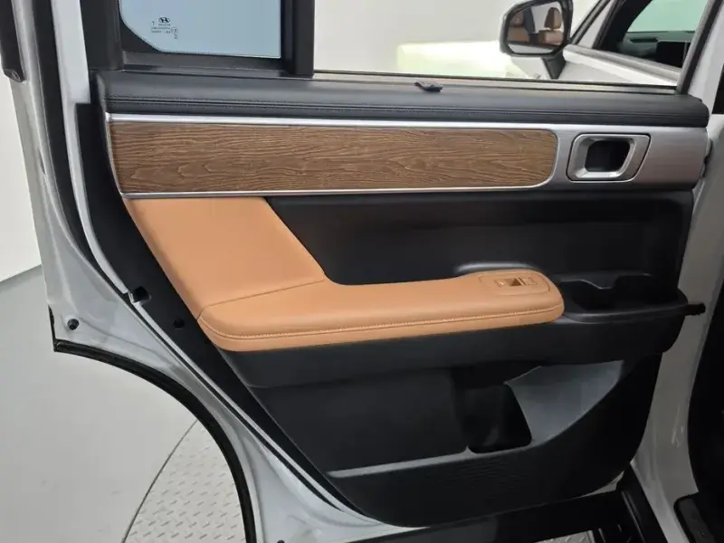 2025 Hyundai Santa Fe с пробегом 5 154 км