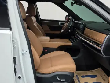 2025 Hyundai Santa Fe с пробегом 5 154 км