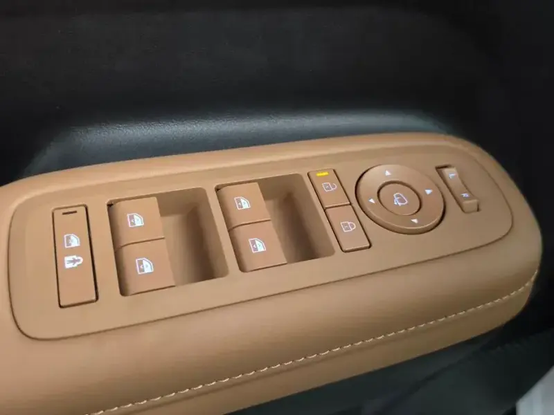 2025 Hyundai Santa Fe с пробегом 5 154 км