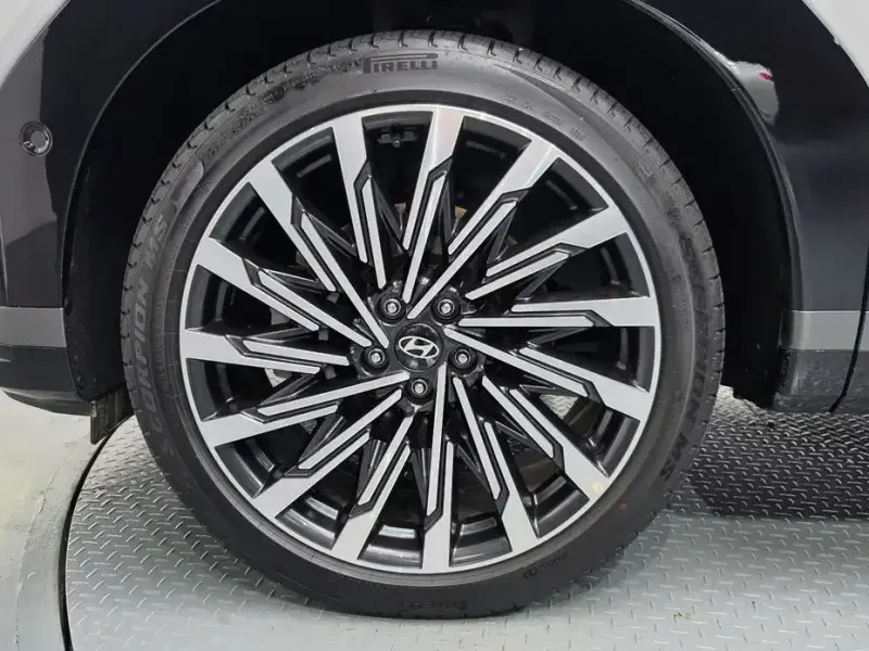 2024 Hyundai Santa Fe с пробегом 48 879 км