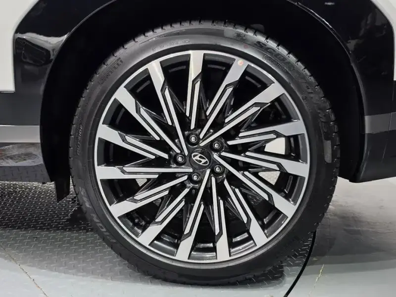 2024 Hyundai Santa Fe с пробегом 48 879 км