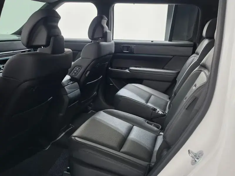 2023 Hyundai Santa Fe с пробегом 37 745 км