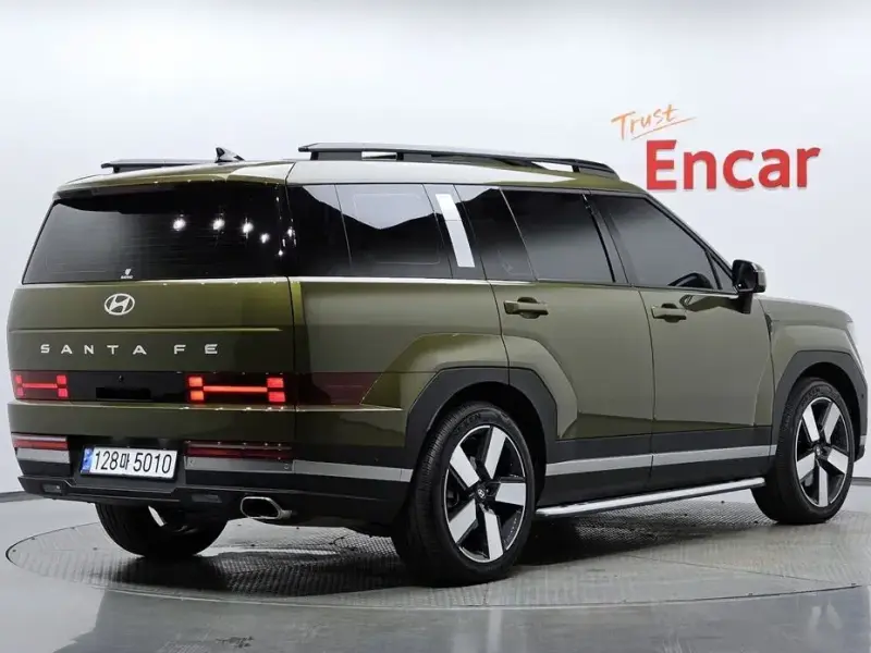 2024 Hyundai Santa Fe с пробегом 7 713 км