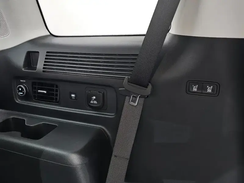 2024 Hyundai Santa Fe с пробегом 7 713 км