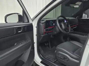 2024 Hyundai Santa Fe с пробегом 25 531 км