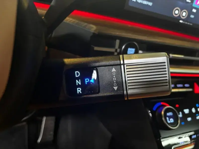 2024 Hyundai Santa Fe с пробегом 29 000 км