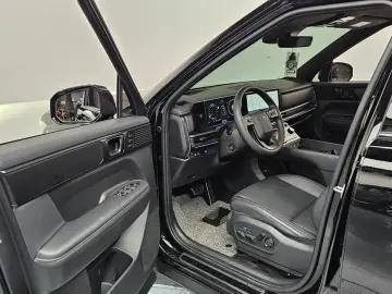 2024 Hyundai Santa Fe с пробегом 15 670 км