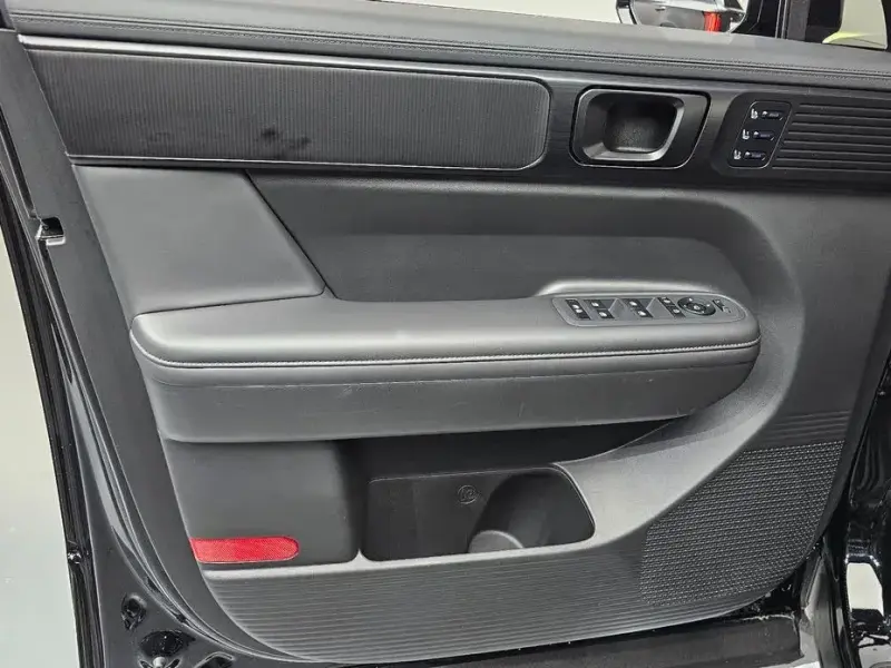 2024 Hyundai Santa Fe с пробегом 15 670 км