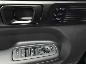 2024 Hyundai Santa Fe с пробегом 15 670 км