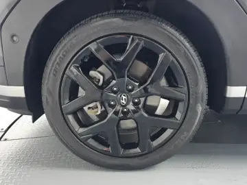 2025 Hyundai Santa Fe с пробегом 7 999 км