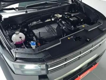 2025 Hyundai Santa Fe с пробегом 7 999 км