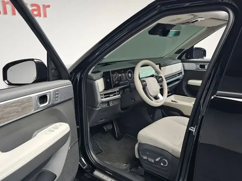 2025 Hyundai Santa Fe с пробегом 7 999 км