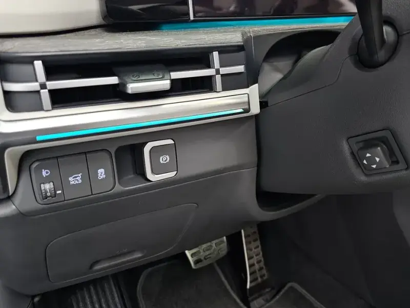 2025 Hyundai Santa Fe с пробегом 7 999 км