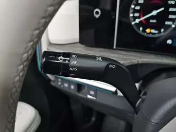2025 Hyundai Santa Fe с пробегом 7 999 км