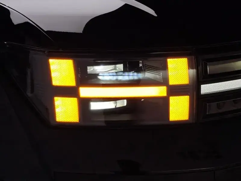 2025 Hyundai Santa Fe с пробегом 7 999 км