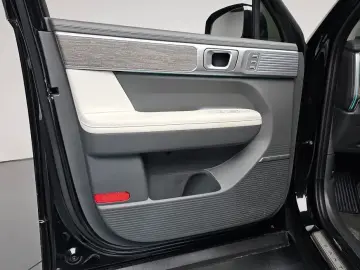 2025 Hyundai Santa Fe с пробегом 7 999 км