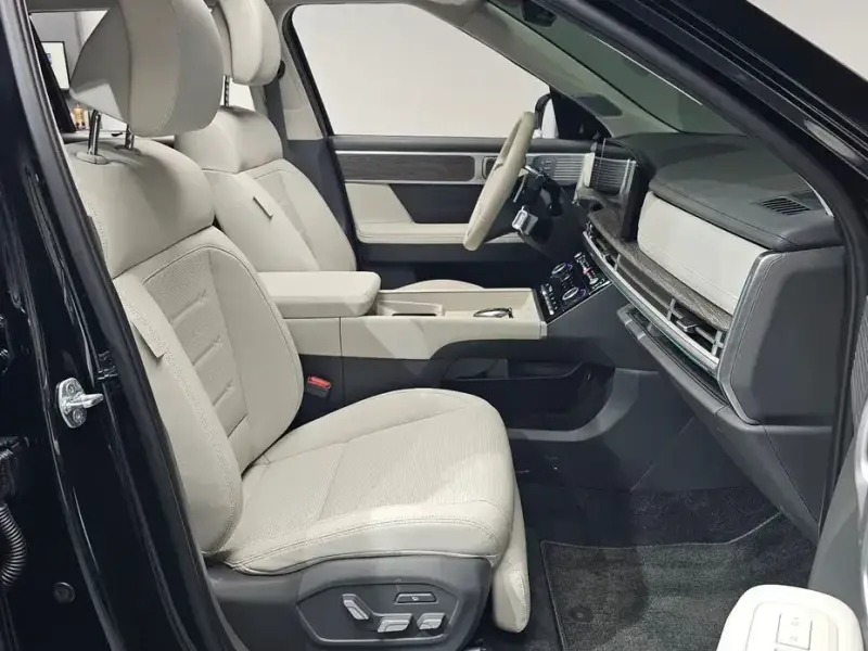 2025 Hyundai Santa Fe с пробегом 7 999 км