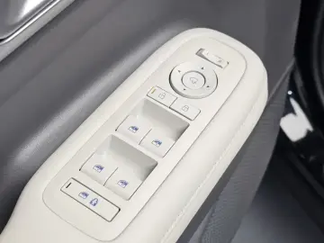 2025 Hyundai Santa Fe с пробегом 7 999 км
