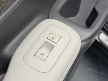 2025 Hyundai Santa Fe с пробегом 7 999 км