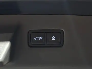 2025 Hyundai Santa Fe с пробегом 7 999 км