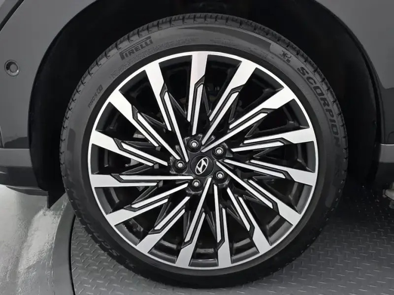 2024 Hyundai Santa Fe с пробегом 29 884 км