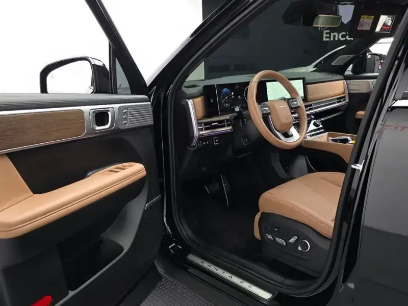 2025 Hyundai Santa Fe с пробегом 7 185 км