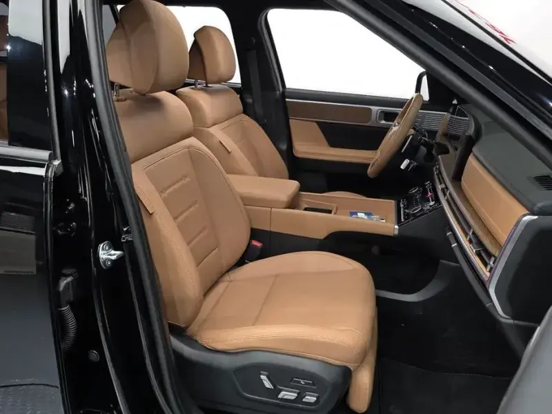 2025 Hyundai Santa Fe с пробегом 7 185 км