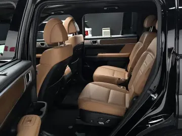 2025 Hyundai Santa Fe с пробегом 7 185 км