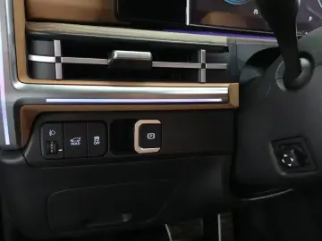 2025 Hyundai Santa Fe с пробегом 7 185 км