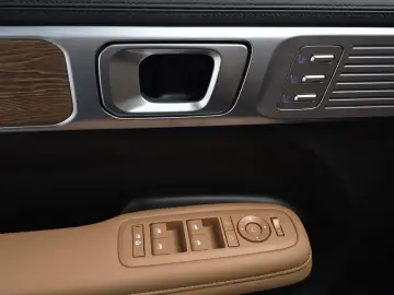 2025 Hyundai Santa Fe с пробегом 7 185 км