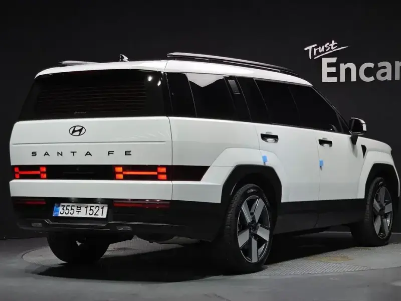 2025 Hyundai Santa Fe с пробегом 14 832 км