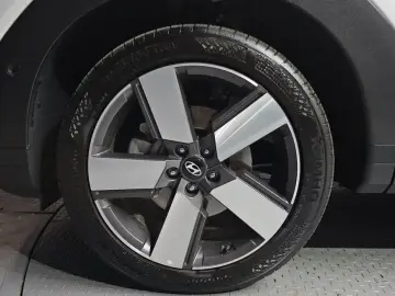 2025 Hyundai Santa Fe с пробегом 14 832 км