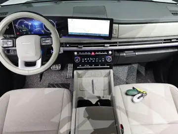 2025 Hyundai Santa Fe с пробегом 14 832 км