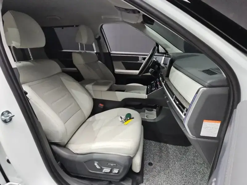 2025 Hyundai Santa Fe с пробегом 14 832 км