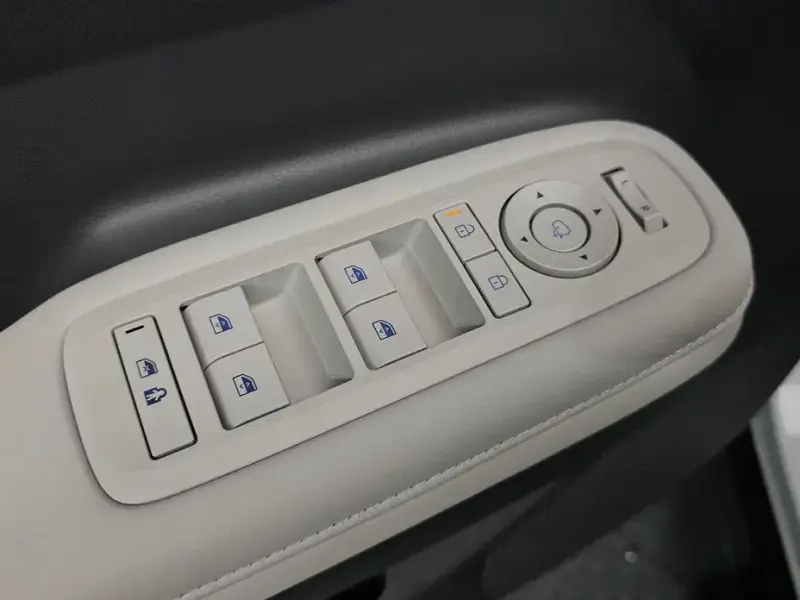 2025 Hyundai Santa Fe с пробегом 14 832 км