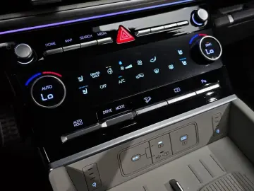 2025 Hyundai Santa Fe с пробегом 14 832 км