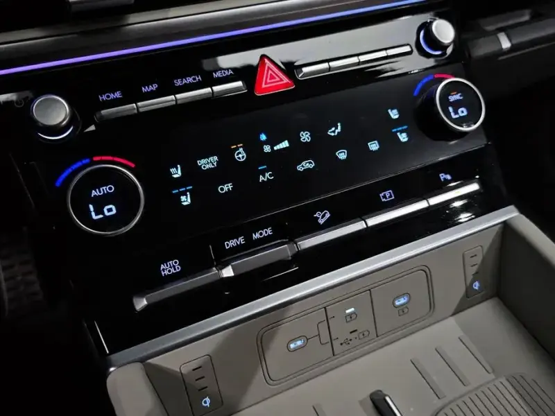 2025 Hyundai Santa Fe с пробегом 14 832 км