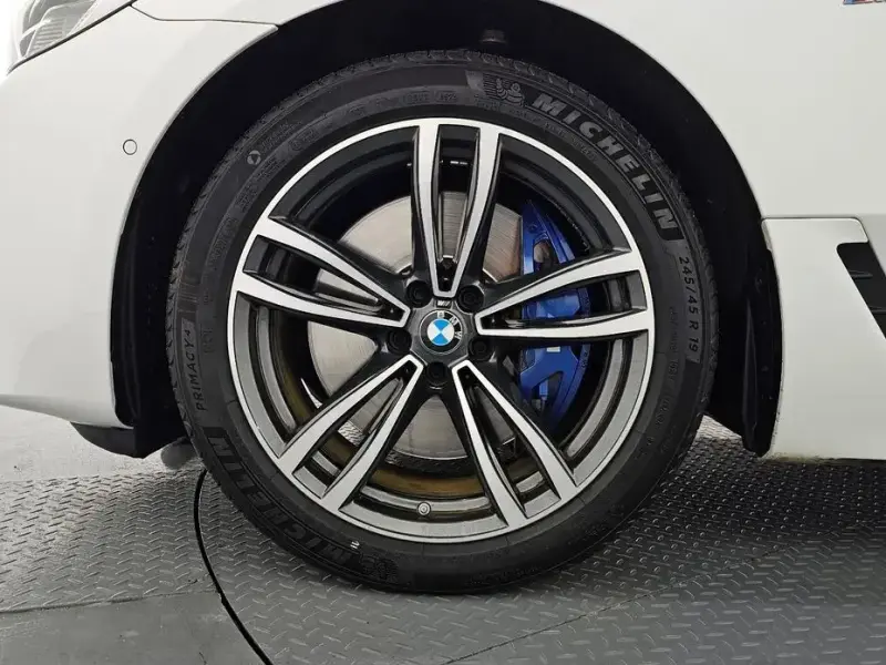 2023 BMW 6 серии с пробегом 48 972 км