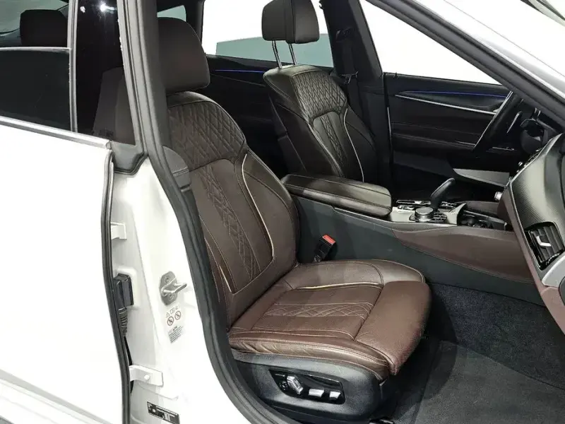 2023 BMW 6 серии с пробегом 48 972 км